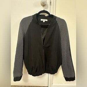 Elizabeth and James size S